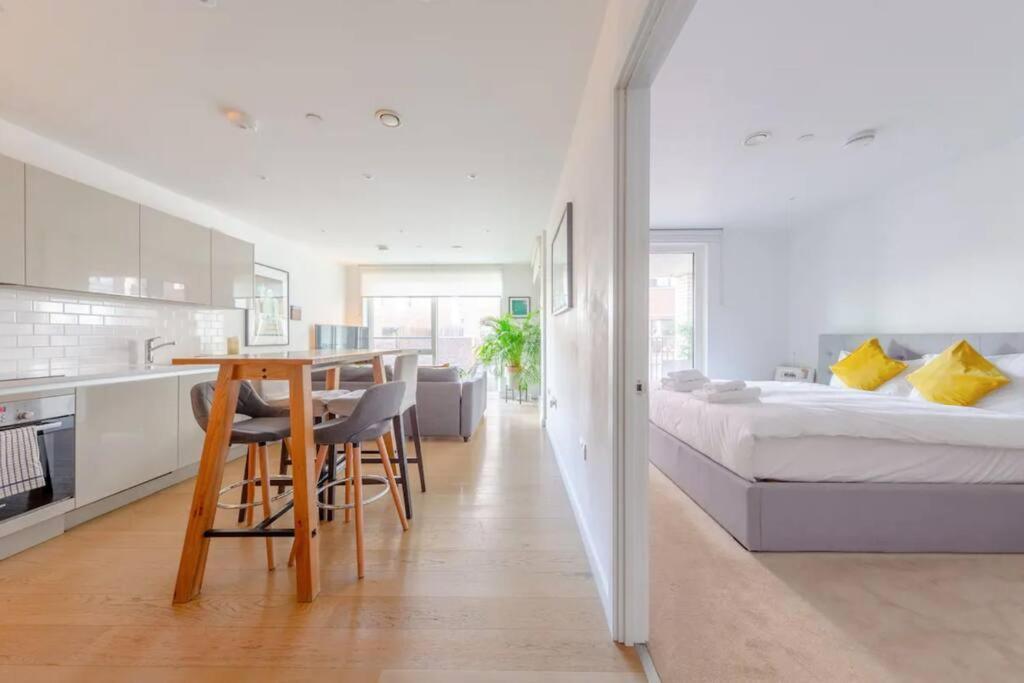 Superb 1 Bedroom Apartment 3Mins From Tube Station London Exterior photo